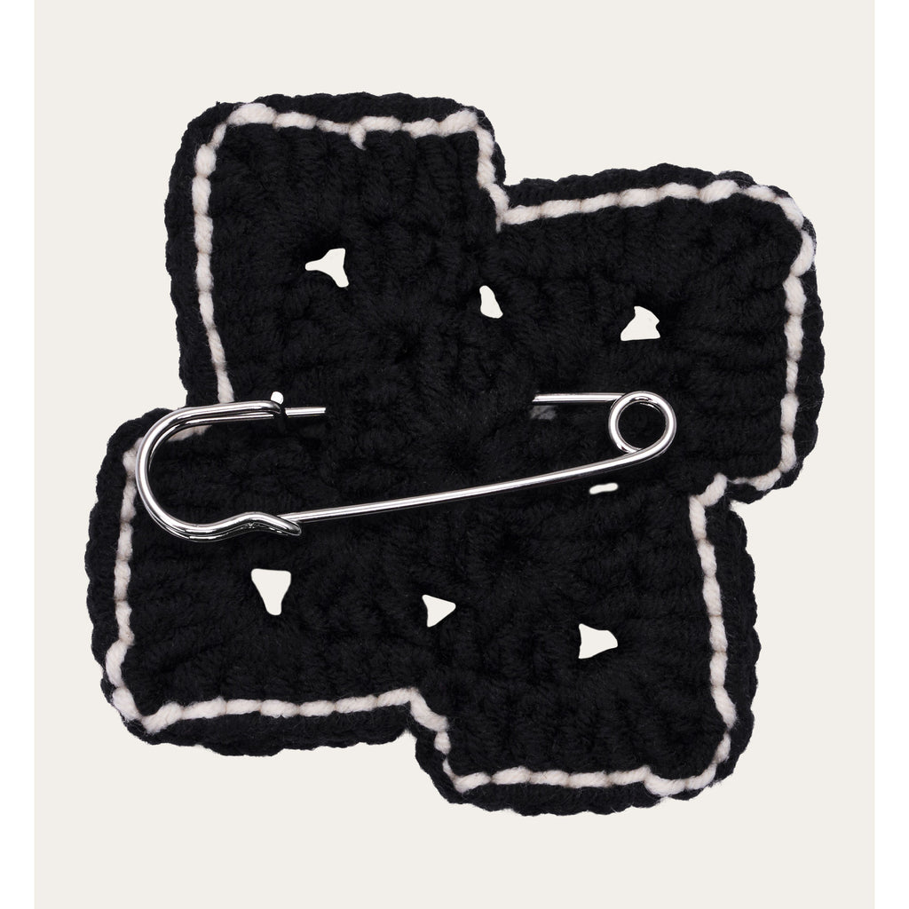 UL Brooch 01 BLACK
